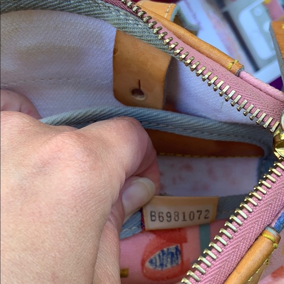 Very loved Dooney and Burke bag - Picture 5 of 10